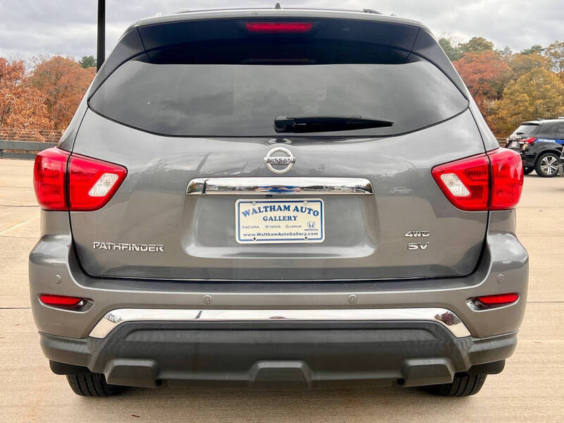 2018 Nissan Pathfinder SV