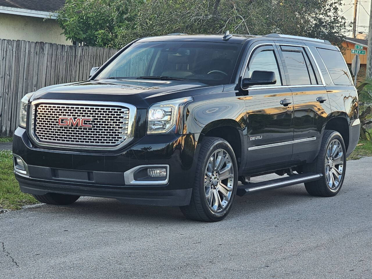 2015 GMC Yukon SUV / Crossover - $16,580
