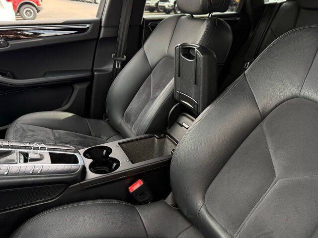 2017 Porsche Macan