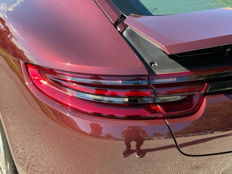 2018 Porsche Panamera 4 Executive