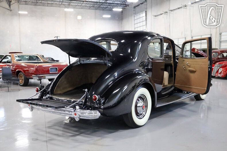 1938 Packard Super Eight