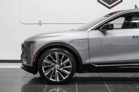 2024 Cadillac LYRIQ Luxury 3