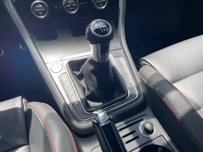 2015 Volkswagen Golf GTI S