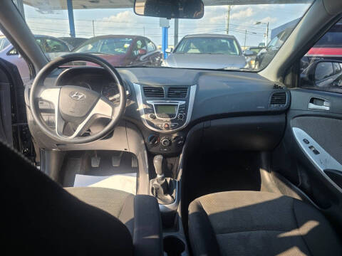 2012 Hyundai Accent GS