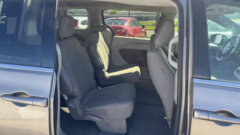 2017 Chrysler Pacifica LX