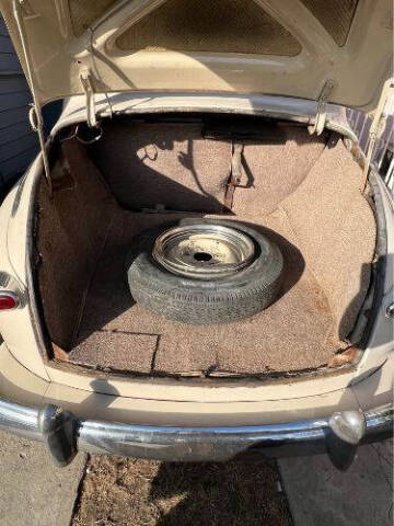 1948 Ford Super Deluxe