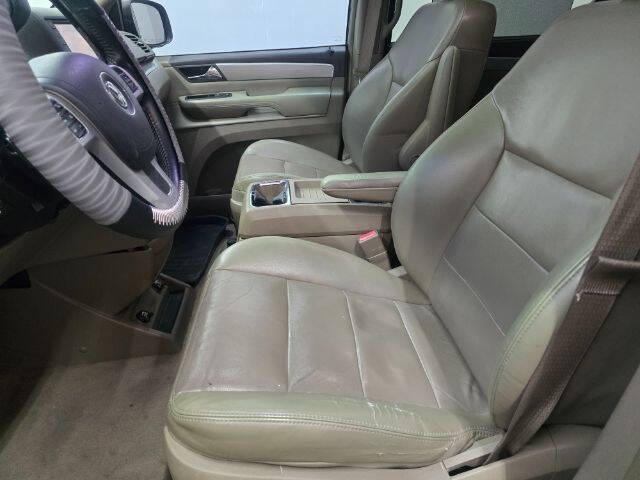 2011 Volkswagen Routan