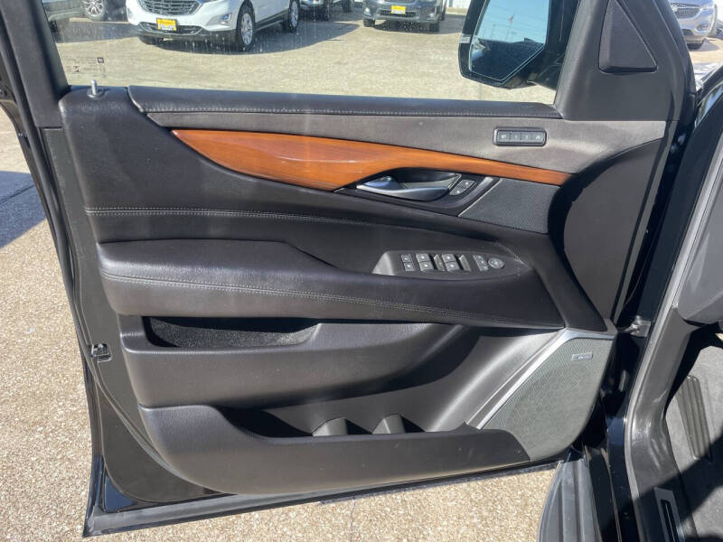 2018 Cadillac Escalade Luxury