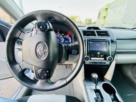 2012 Toyota Camry Hybrid XLE