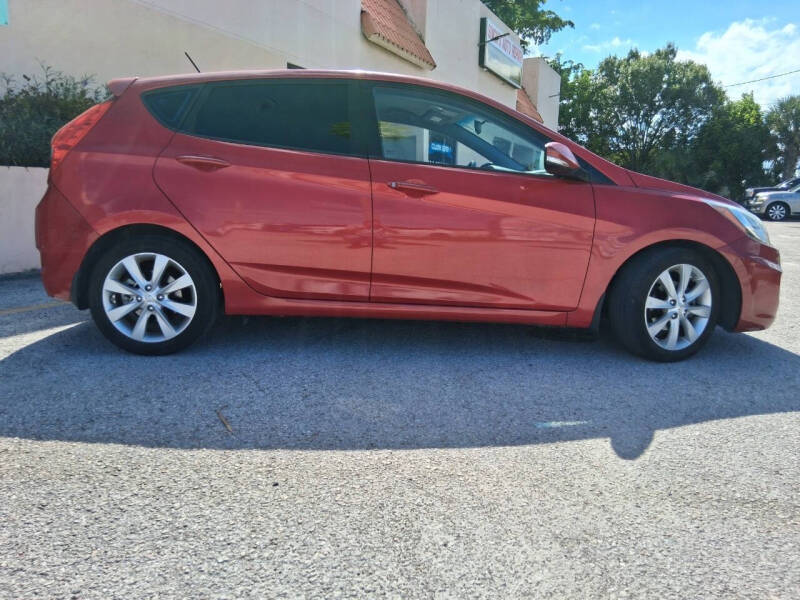 2013 Hyundai Accent SE