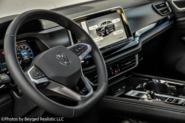 2024 Volkswagen Atlas Cross Sport SEL R-Line 4Motion