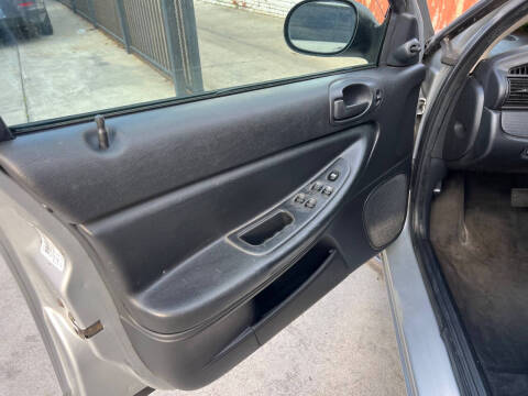 2004 Dodge Stratus SE