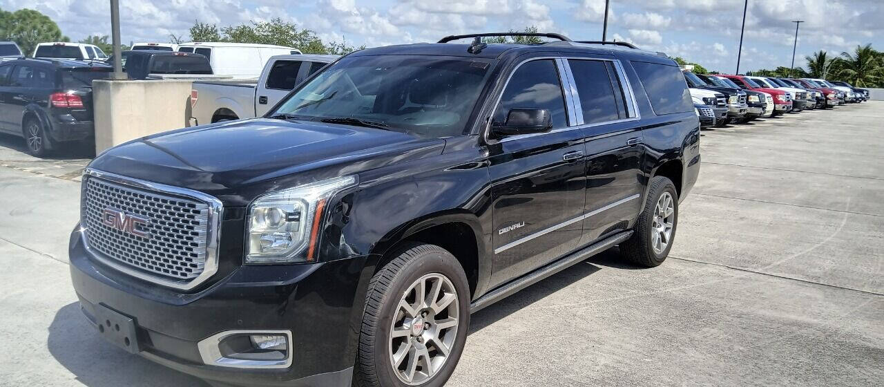 2016 GMC Yukon XL SUV / Crossover - $19,500
