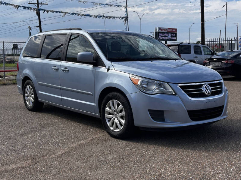 2012 Volkswagen Routan SE