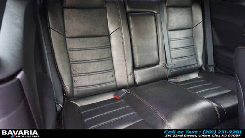 2014 Dodge Challenger R/T Plus