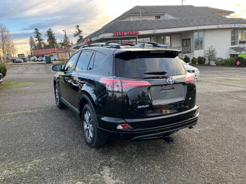 2017 Toyota RAV4 Hybrid XLE