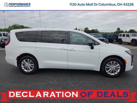 2027 Chrysler Pacifica Select
