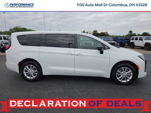 2027 Chrysler Pacifica Select