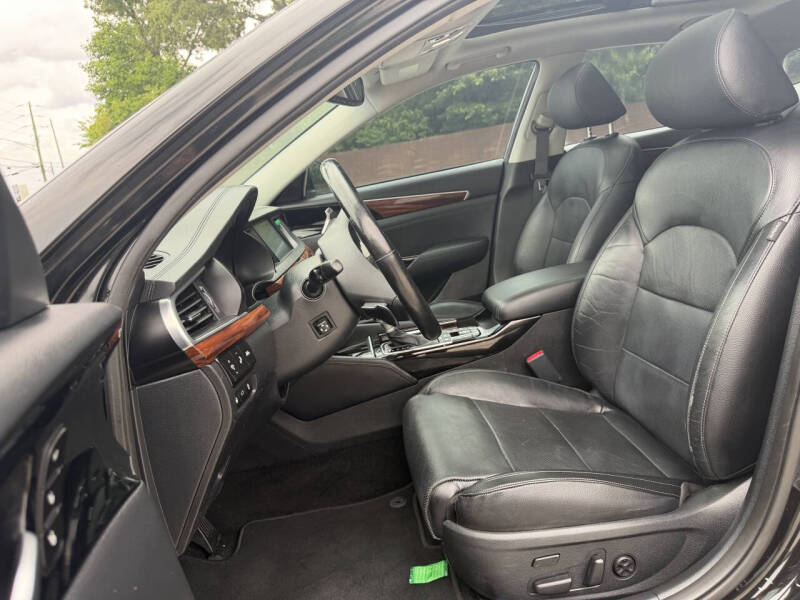 2017 Kia Cadenza Technology