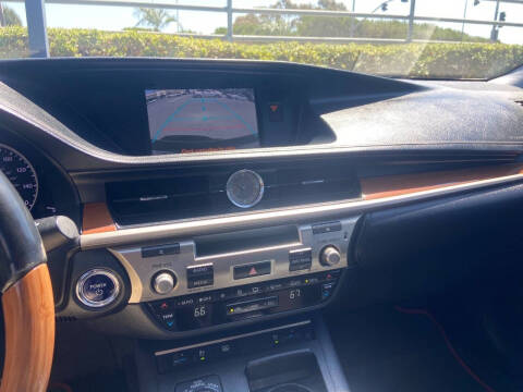 2013 Lexus ES 300h