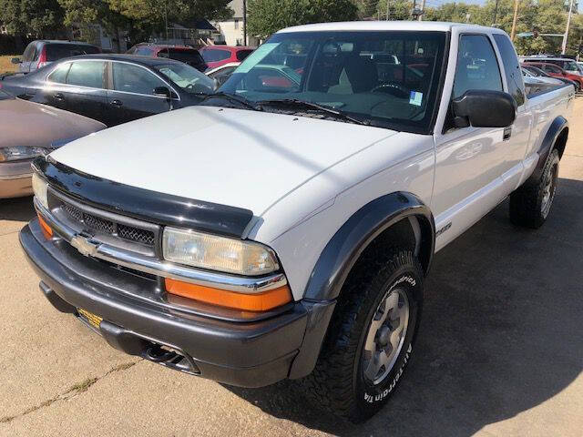 2001 Chevrolet S-10 for sale at Extreme Auto Plaza in Des Moines, IA