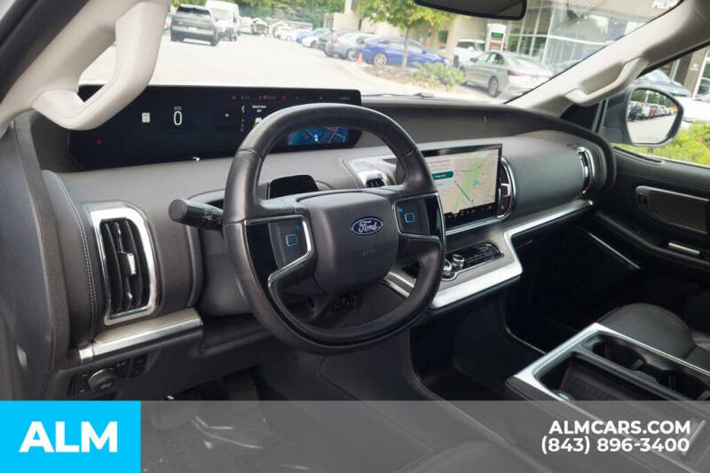 2025 Ford Expedition Platinum