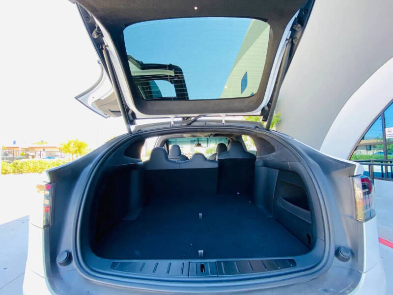 2023 Tesla Model X Standard Range