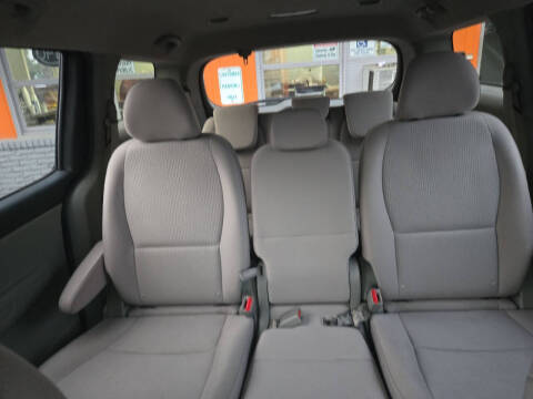 2021 Kia Sedona LX