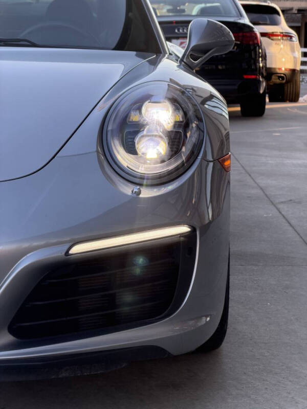 2017 Porsche 911 Carrera