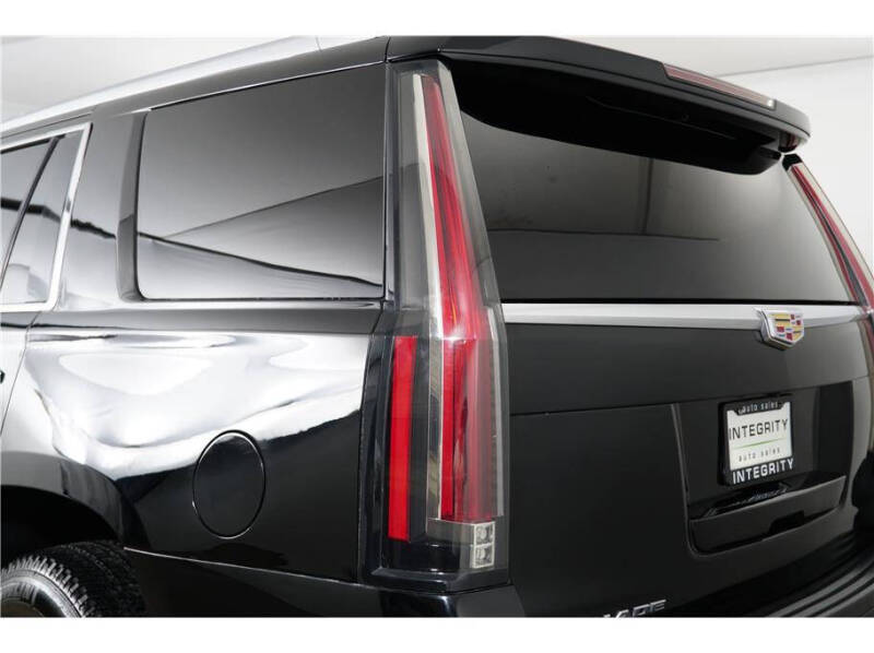 2016 Cadillac Escalade Platinum