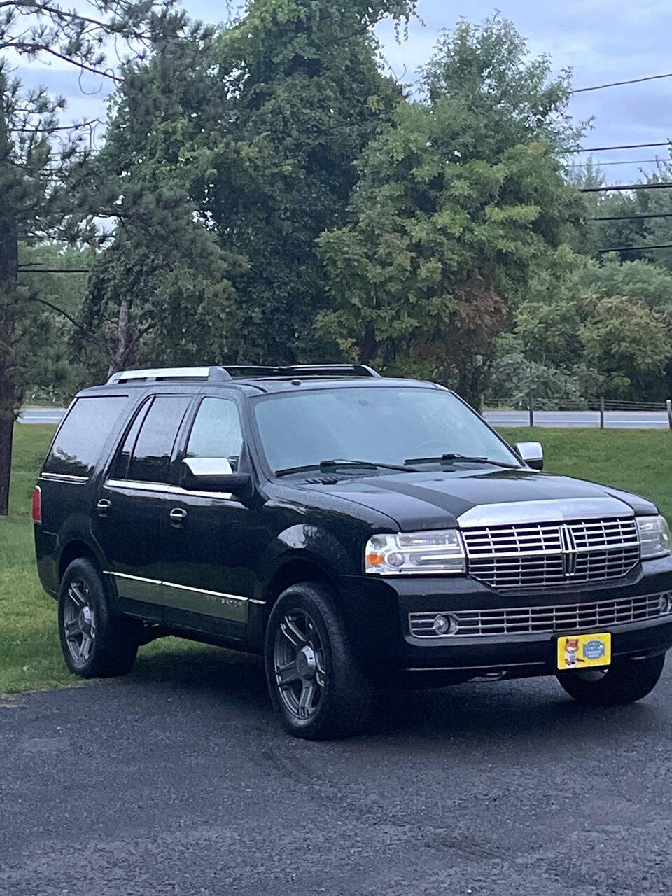 2010 Lincoln Navigator for sale at Town Auto Inc in Clifton Park, NY