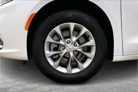 2026 Chrysler Pacifica Select