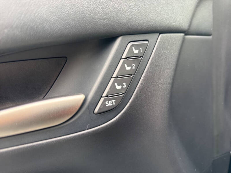 2021 Lexus LX 570 Three-Row