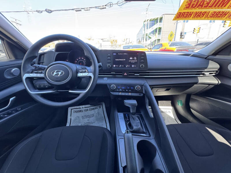 2023 Hyundai Elantra SEL