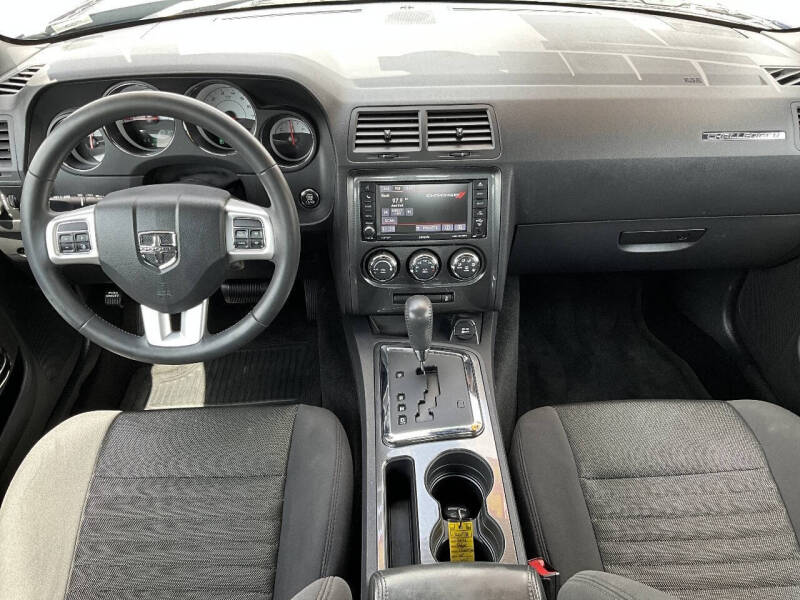 2014 Dodge Challenger SXT