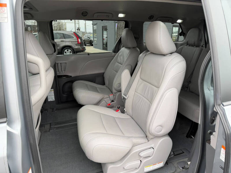 2015 Toyota Sienna XLE 8-Passenger