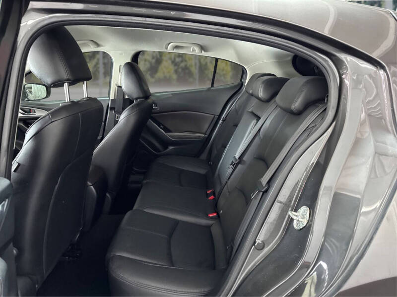 2018 Mazda MAZDA3 Touring