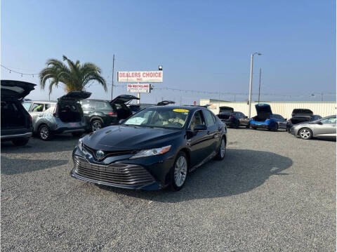 2018 Toyota Camry Hybrid for sale at Dealers Choice Inc in Farmersville CA