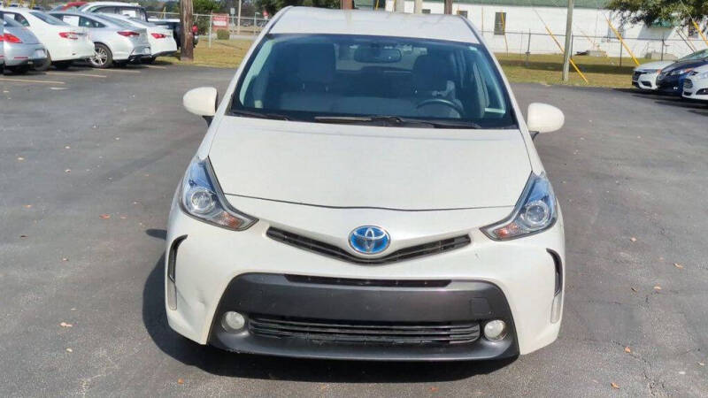 2017 Toyota Prius v