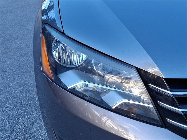 2014 Volkswagen Passat 1.8T S PZEV