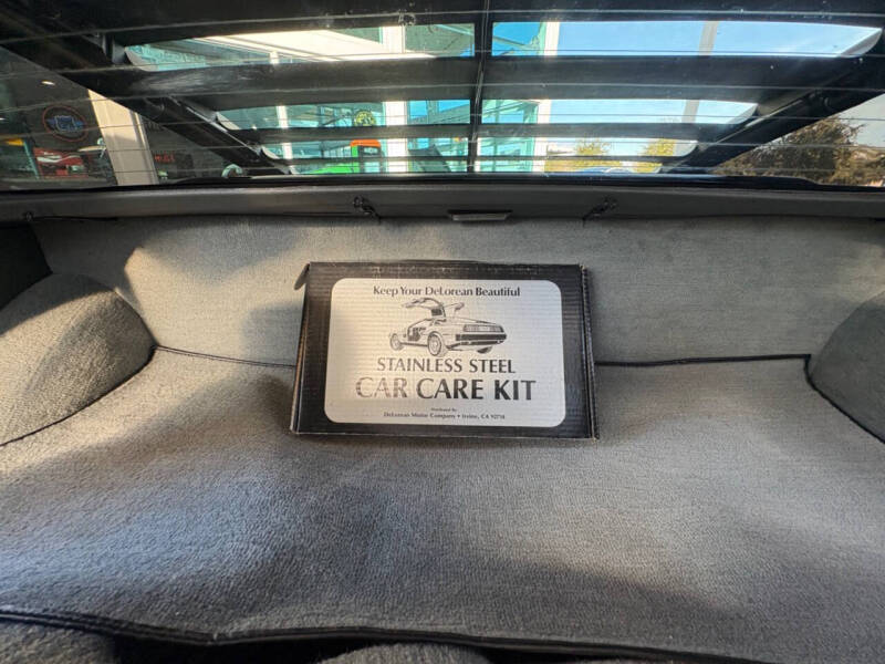 1981 DeLorean DMC-12