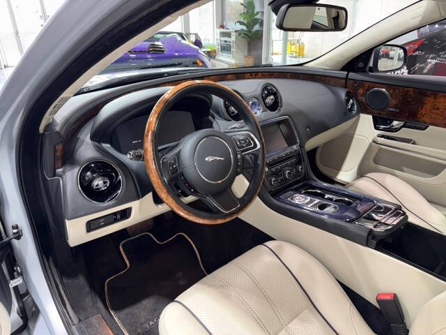 2013 Jaguar XJ