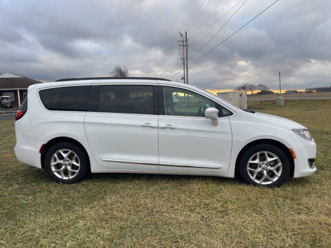 2017 Chrysler Pacifica Touring-L