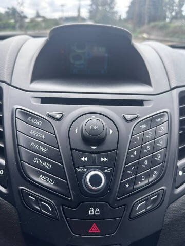 2015 Ford Fiesta SE