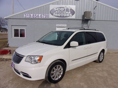 2013 Chrysler Town and Country for sale at SCOTT FAMILY MOTORS in Springville IA
