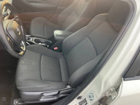 2019 Toyota Corolla Hatchback SE