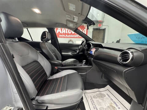 2022 Nissan Kicks SR