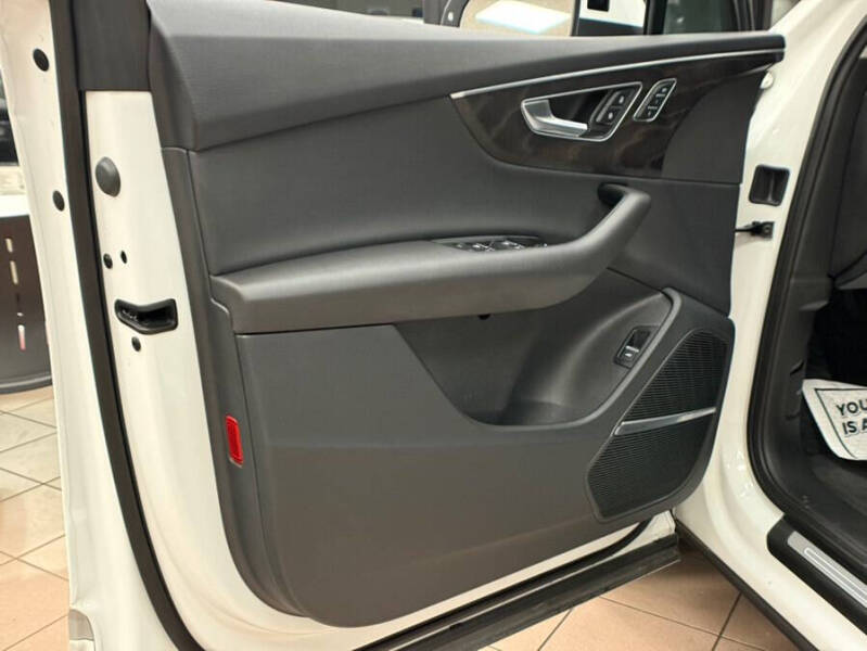 2022 Audi Q7 quattro Premium Plus 55 TFSI