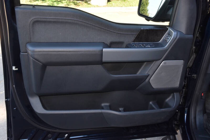 2023 Ford F-150 Lightning Lariat