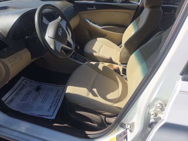 2013 Hyundai Accent GLS